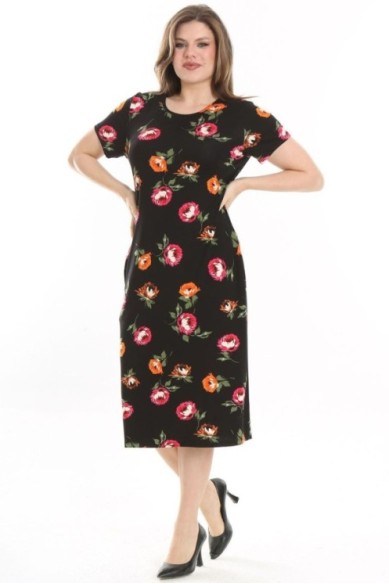 Juoda gėlėta suknelė apkūnioms