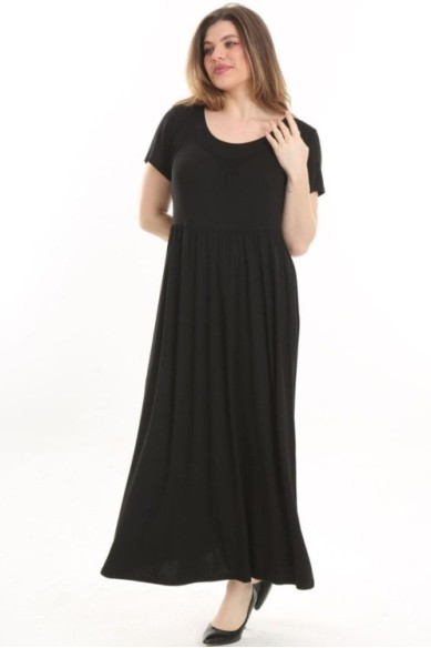 Ilga juoda suknelė apkūnioms