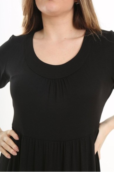 Ilga juoda suknelė apkūnioms