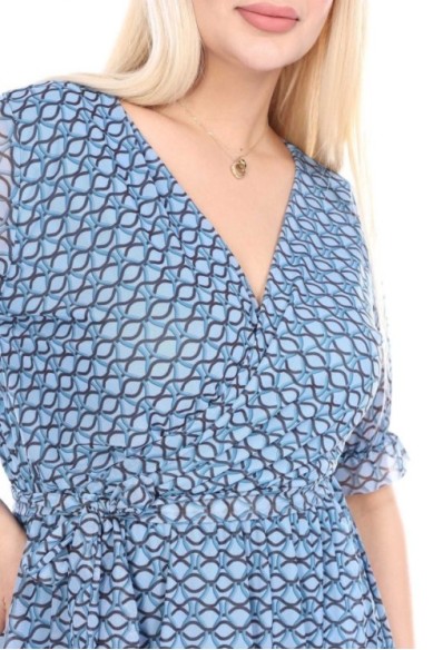 Žydra suknelė trumpomis rankovėmis