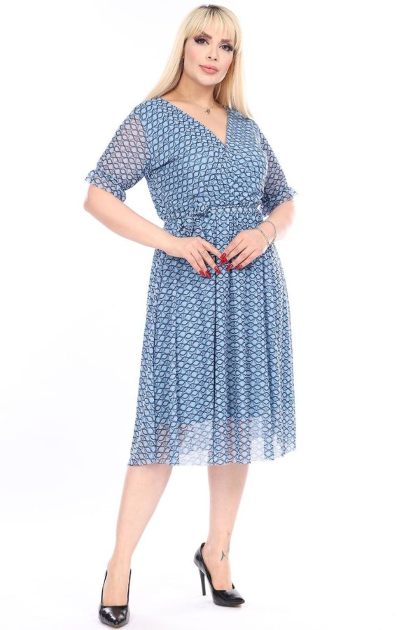 Žydra suknelė trumpomis rankovėmis