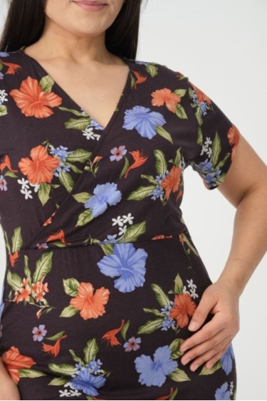 Raštuota suknelė su V formos iškirpte