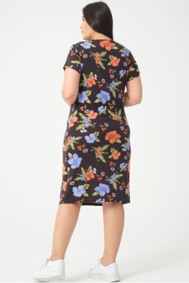 Raštuota suknelė su V formos iškirpte