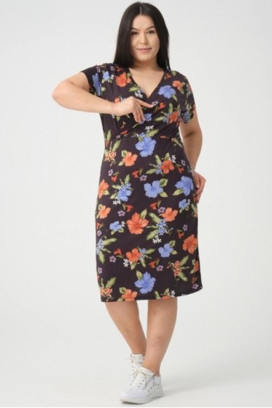 Raštuota suknelė su V formos iškirpte