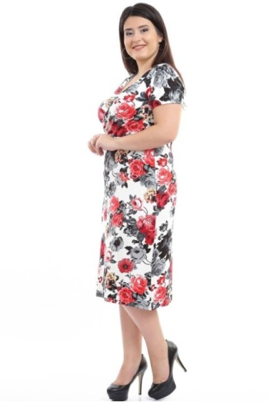 Klasikinio stiliaus suknelė su gėlėmis