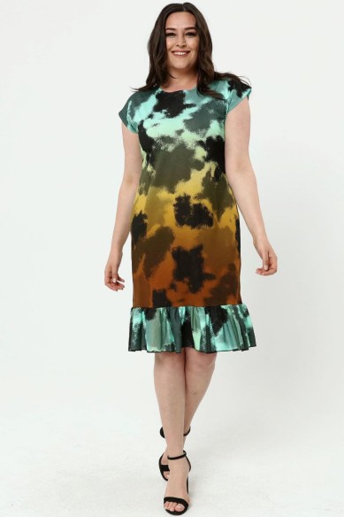 Įvairiaspalvė suknelė su raukiniais