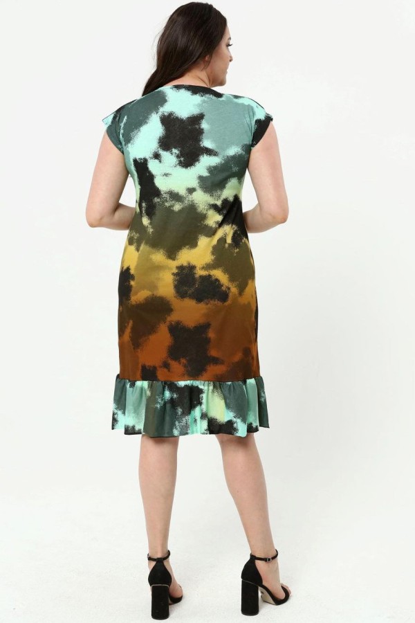 Įvairiaspalvė suknelė su raukiniais