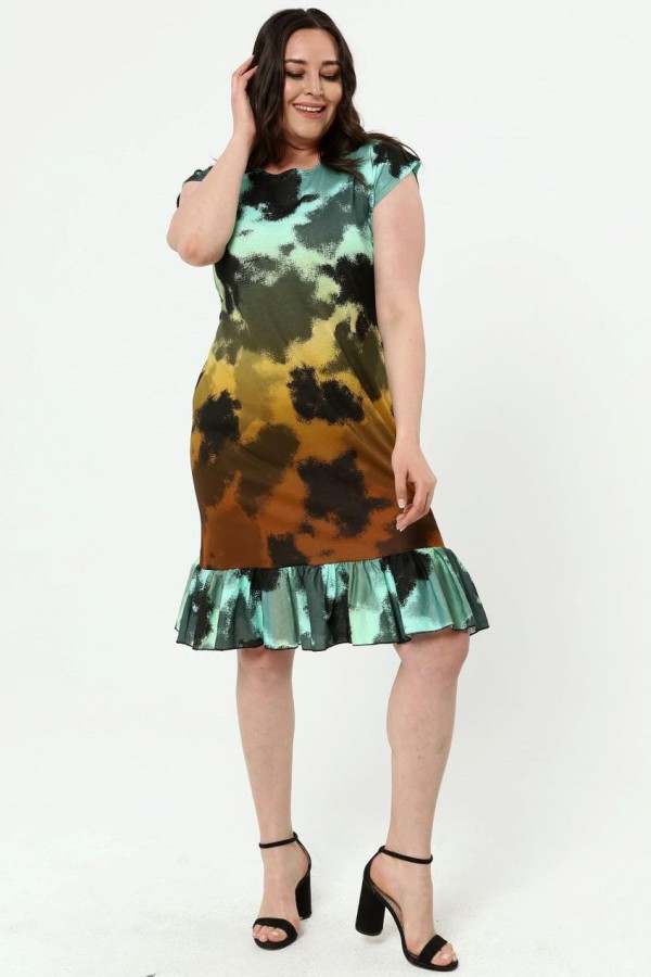 Įvairiaspalvė suknelė su raukiniais