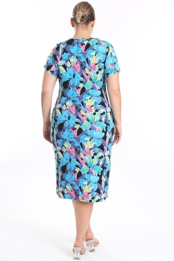 Marga suknelė trumpomis rankovėmis