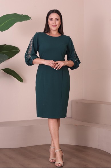 Suknelė su puošniomis rankovėmis