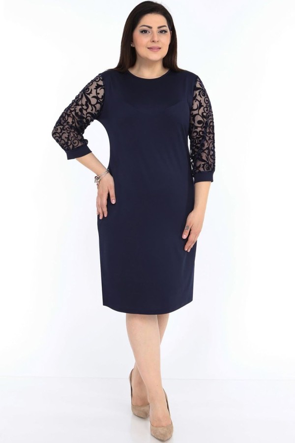 Tamsiai mėlyna suknelė su 3/4 rankovėmis