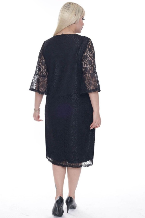 Juoda suknelė su nėriniais