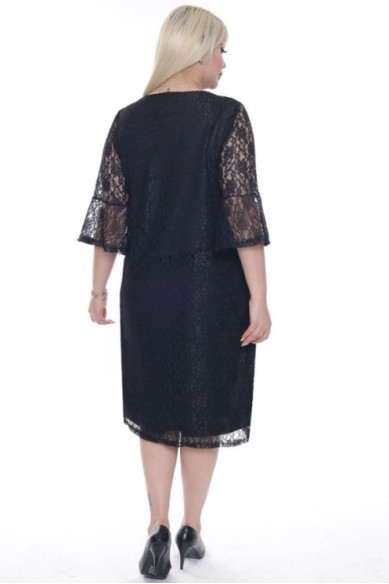 Juoda suknelė su nėriniais