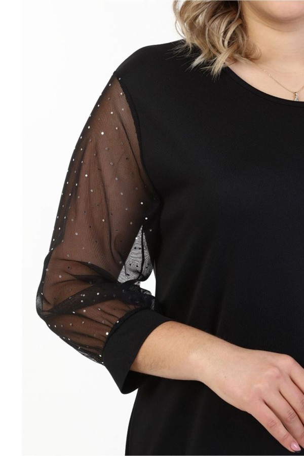 Juoda suknelė su 3/4 rankovėmis