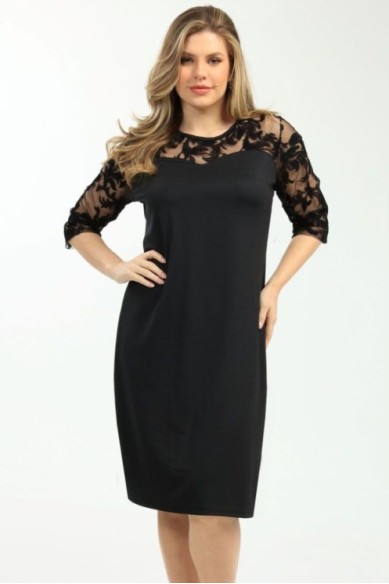 Juoda suknelė su nėriniais