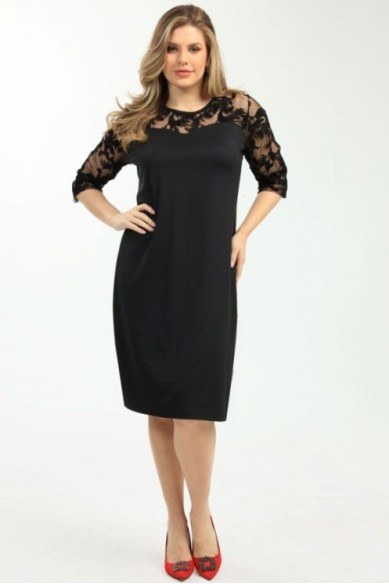 Juoda suknelė su nėriniais