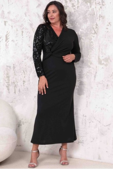 Ilga proginė suknelė