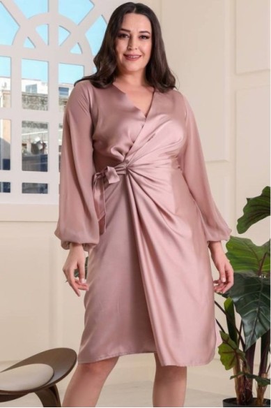 Puošni satino suknelė