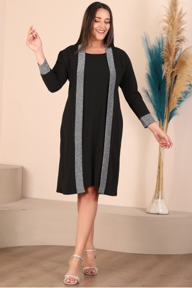 Juodos spalvos suknelė