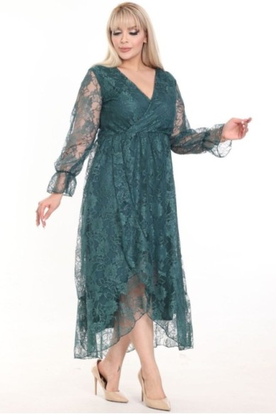 Ilga puošni suknelė su nėriniais