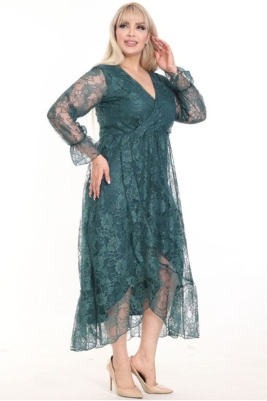 Ilga puošni suknelė su nėriniais