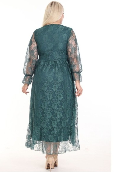 Ilga puošni suknelė su nėriniais