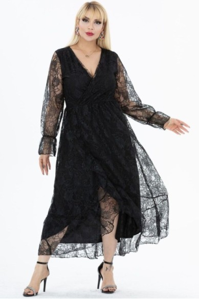 Ilga puošni suknelė su nėriniais