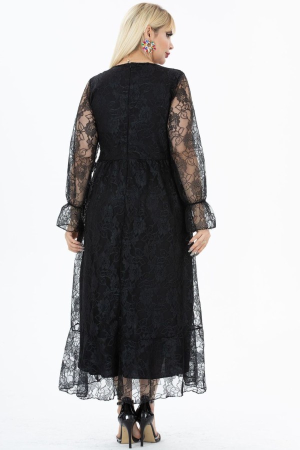 Ilga puošni suknelė su nėriniais