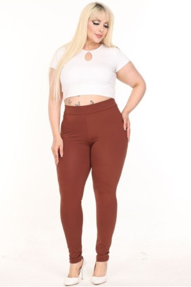 Aptemptos didelių dydžių kelnės