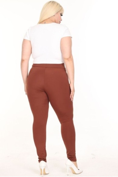 Aptemptos didelių dydžių kelnės