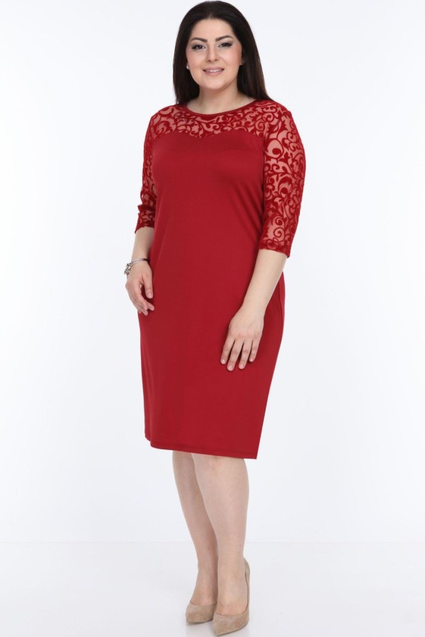 Tamsiai raudona suknelė