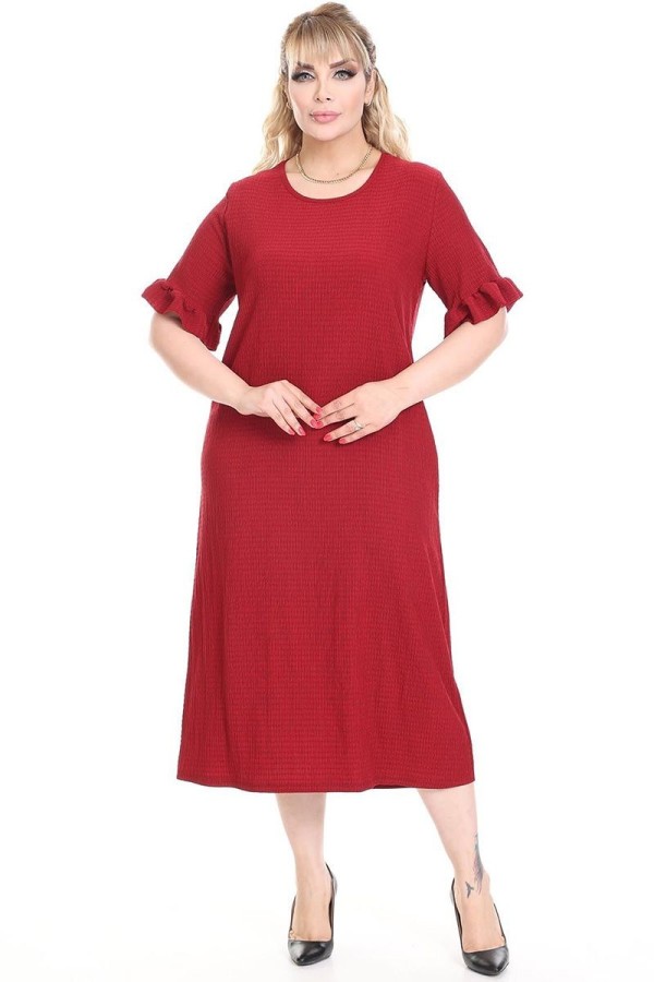 Raudona suknelė trumpomis rankovėmis