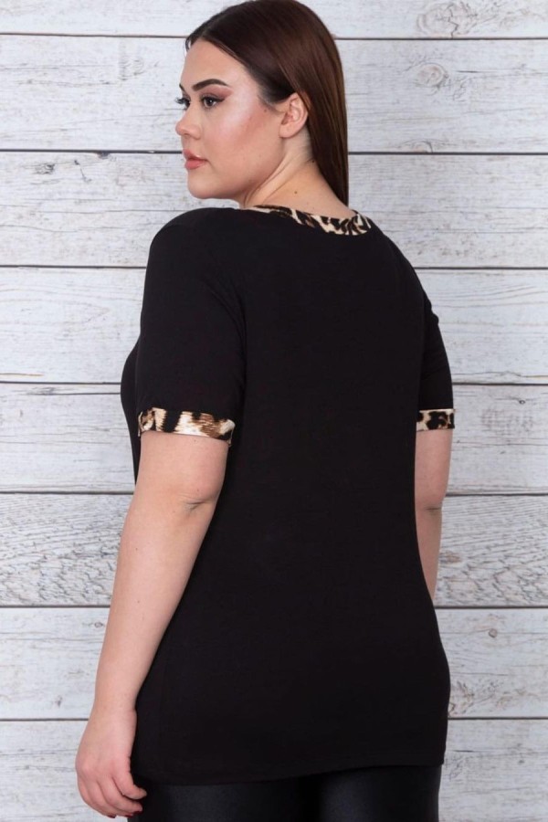 Moteriški juodi marškinėliai su kišenėle