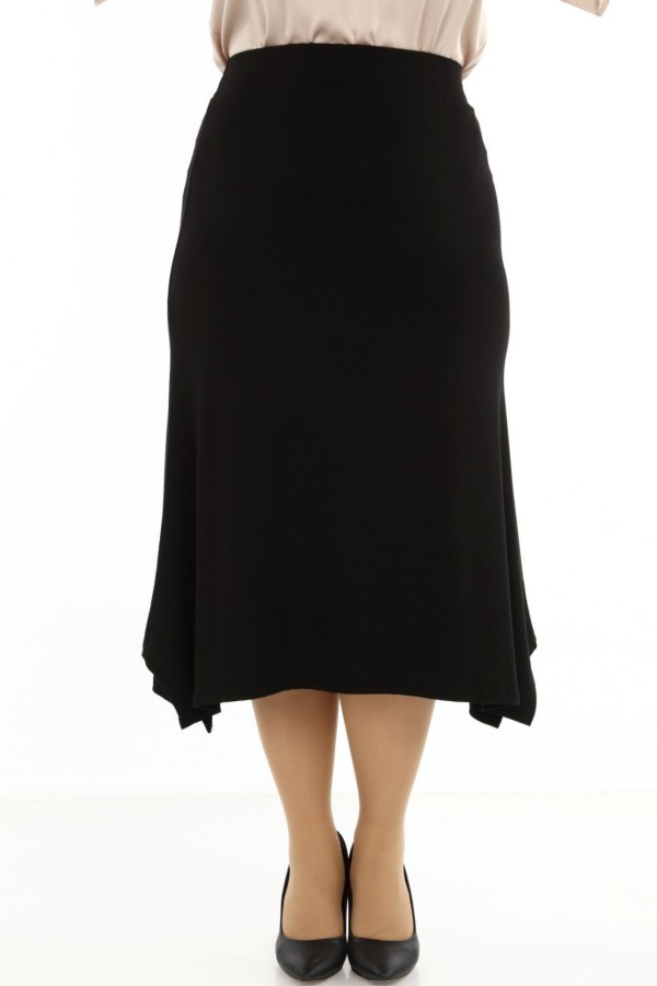 Platėjantis juodas sijonas