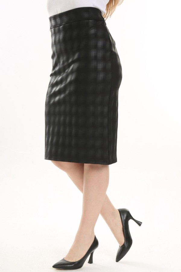 Juodas pieštuko sijonas