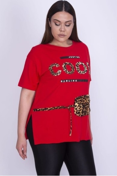 Raudona palaidinė su prisegama pinigine