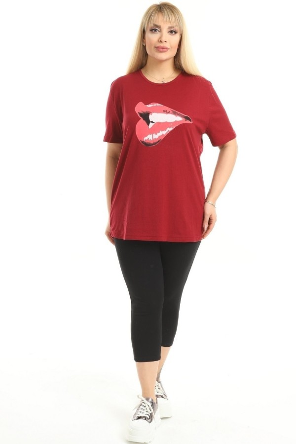 Raudoni marškinėliai trumpomis rankovėmis