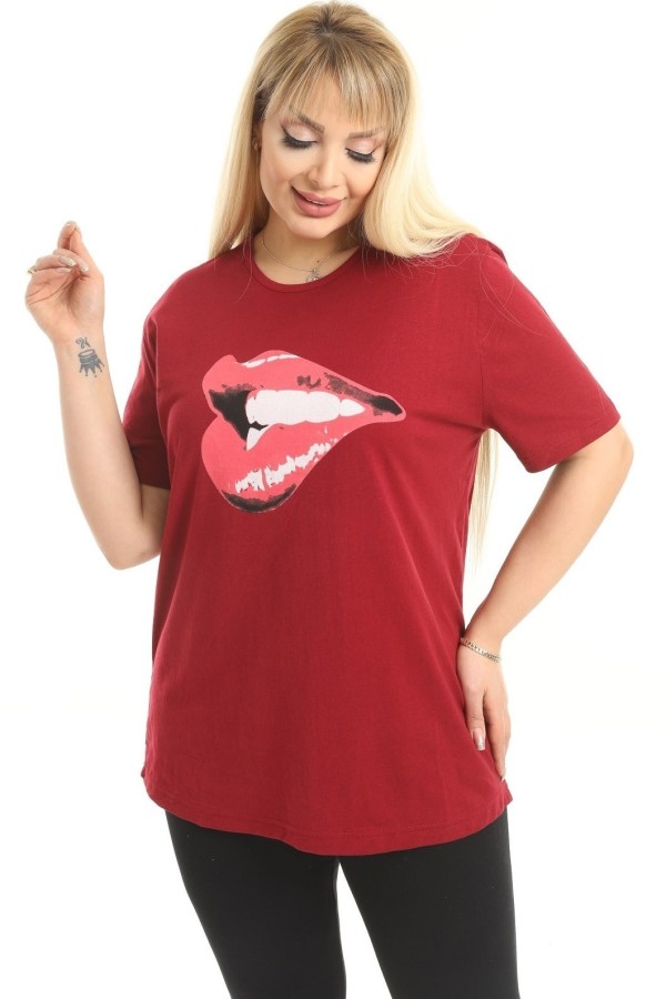 Raudoni marškinėliai trumpomis rankovėmis