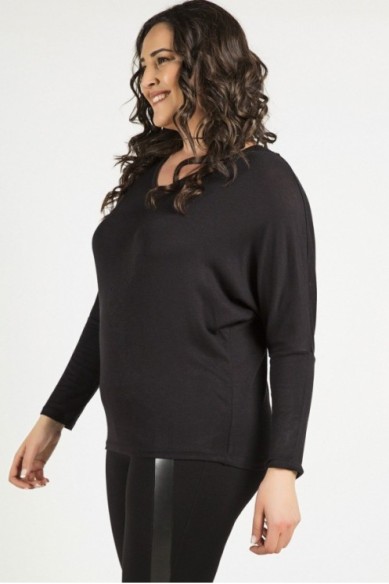 Stilinga juoda palaidinė ilgomis rankovėmis