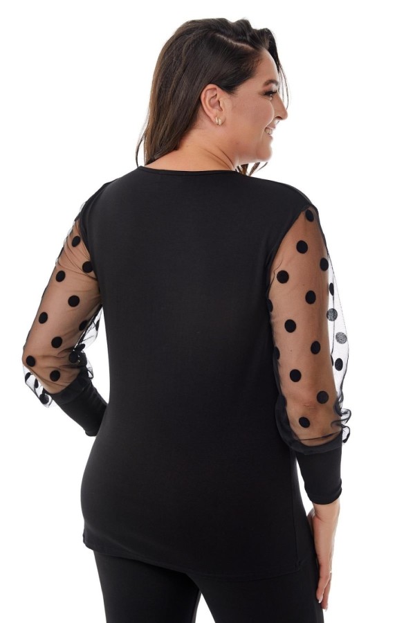 Elegantiška juoda palaidinė puošniomis rankovėmis