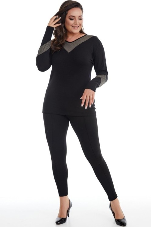 Juoda moterų palaidinė su voko formos iškirpte 2