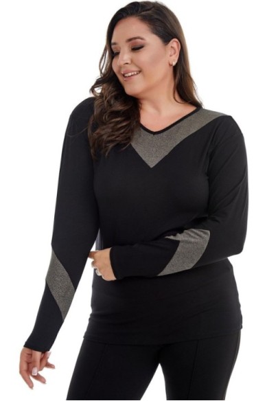 Juoda moterų palaidinė su voko formos iškirpte