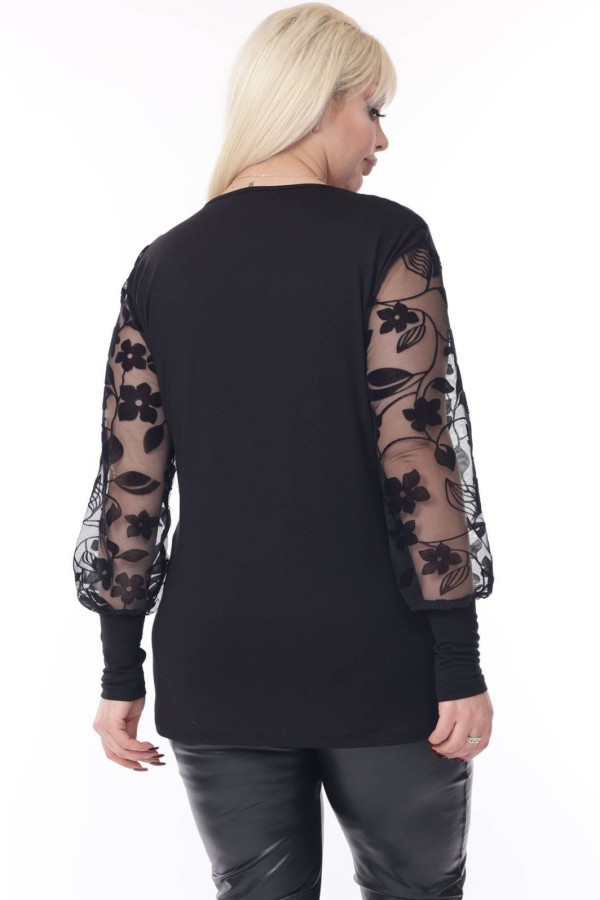 Elegantiška juoda palaidinė su nėriniais