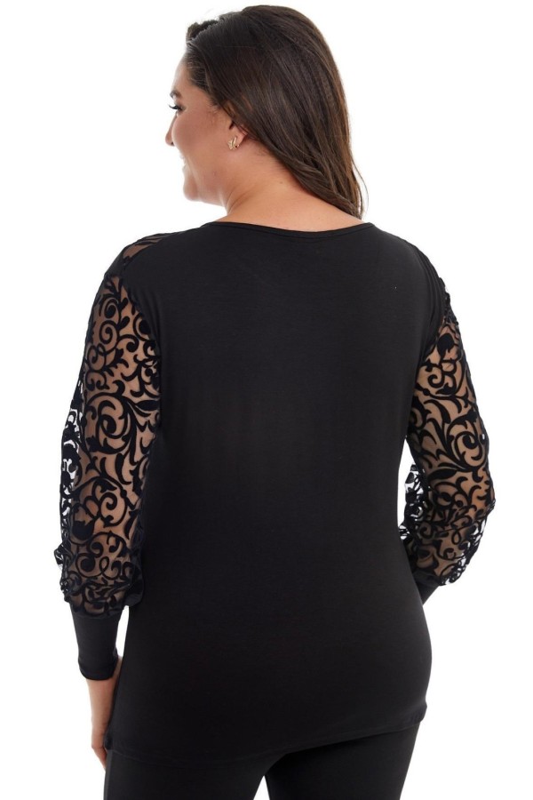 Elegantiška juoda palaidinė puošniomis rankovėmis