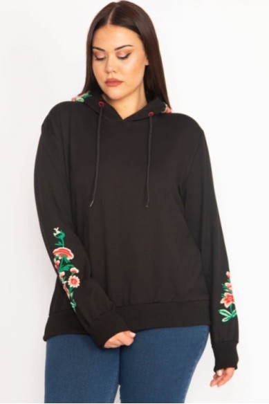 Džemperis su gobtuvu ir aplikacijomis