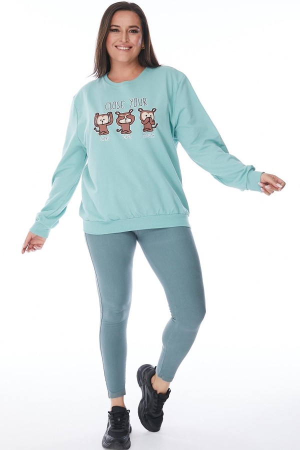 Mėtų spalvos bliuzonas su aplikacija