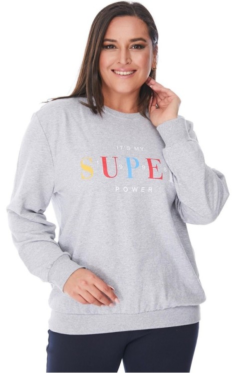 Šviesiai pilkas bliuzonas su spalvingu užrašu