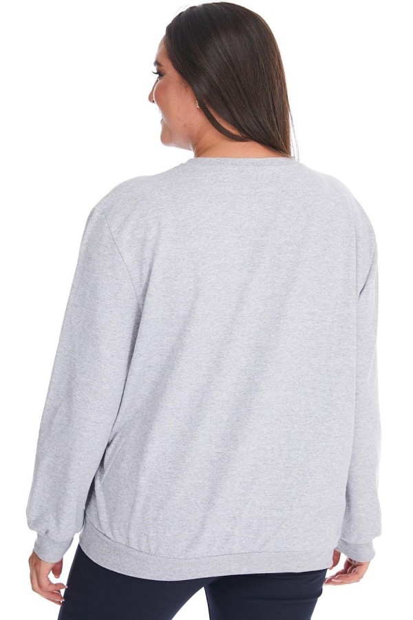 Paprastas pilkas džemperis moterims