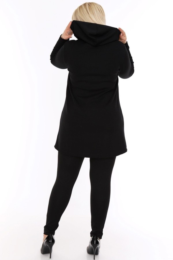 Paprastas juodas užtraukiamas džemperis moterims