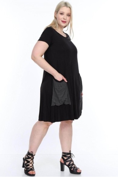 Juoda suknelė su priekinėmis kišenėmis